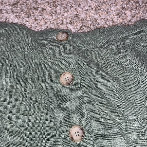 Cute mini green dress with button ups - Picture 4 of 5